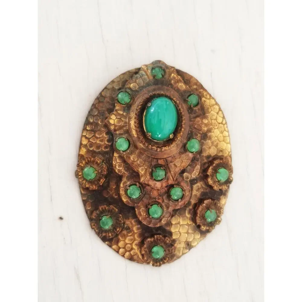 Antique Hammered Gold-tone Two-Layered Oval Jade Peking Glass Dress Clip